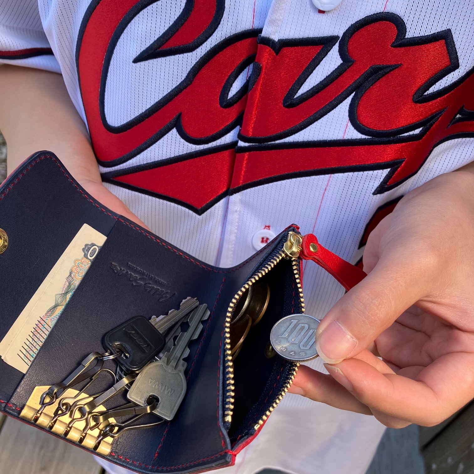 【広島ジビエレザー×カープ】ミニ財布機能が付いた５連キーケース